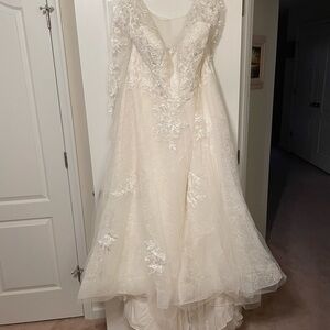 Oleg Cassini Ivory Lace Wedding Dress